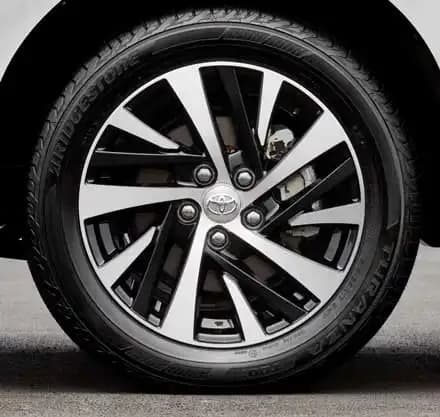 Toyota Innova Crysta thumbnail 2
