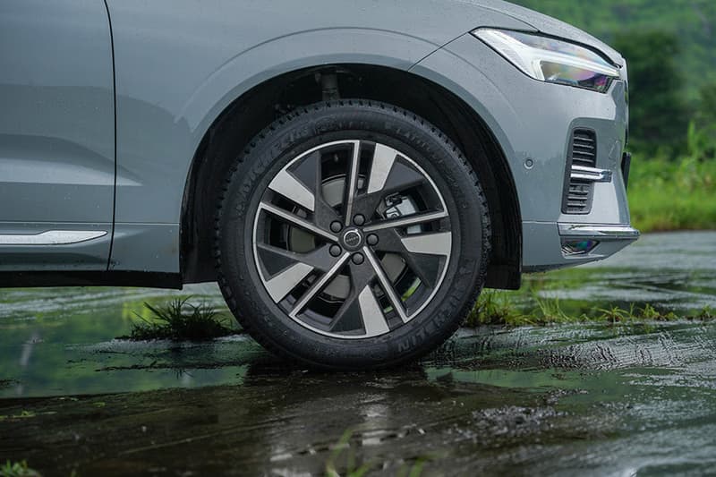Volvo XC60 thumbnail 2