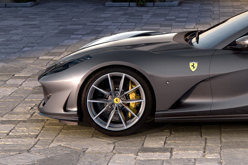 Ferrari 812 thumbnail 4