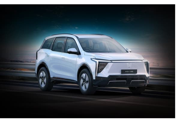Mahindra XEV 9S thumbnail 4